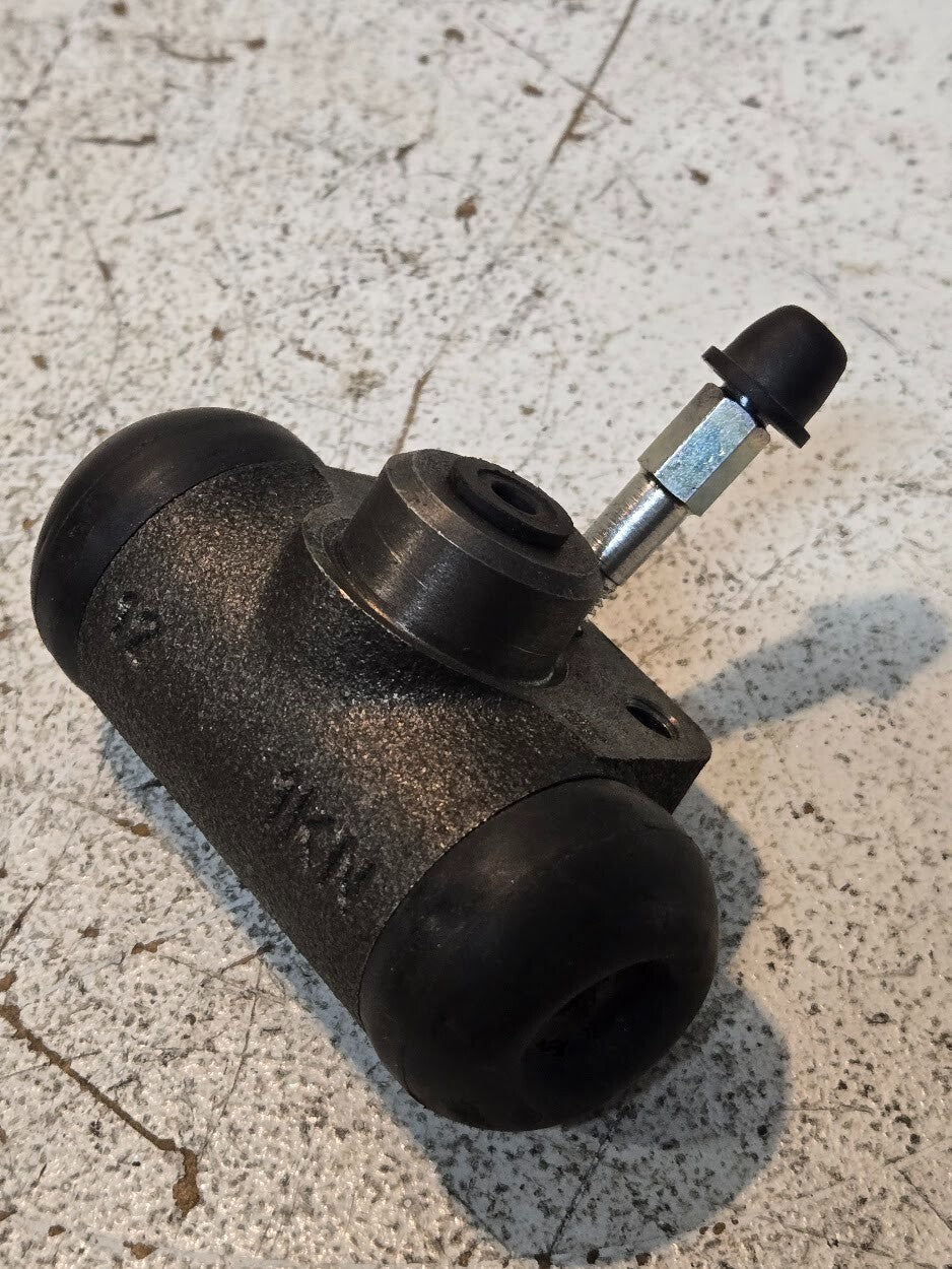 2 Quantity of Knott Brake Cylinders 27 1KN | 12 1KN (2 Quantity)