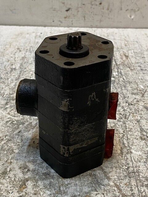 Hydraulic Pump C-USI-050-100-12 | PE-1160 | 5-1/4" Tall 3-1/2" Wide