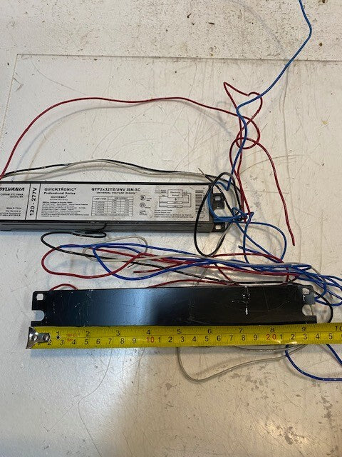 2 Quantity of Sylvania Electronic Ballasts QTP2x32T8/UNV-ISN-SC 50/60Hz (2 Qty)