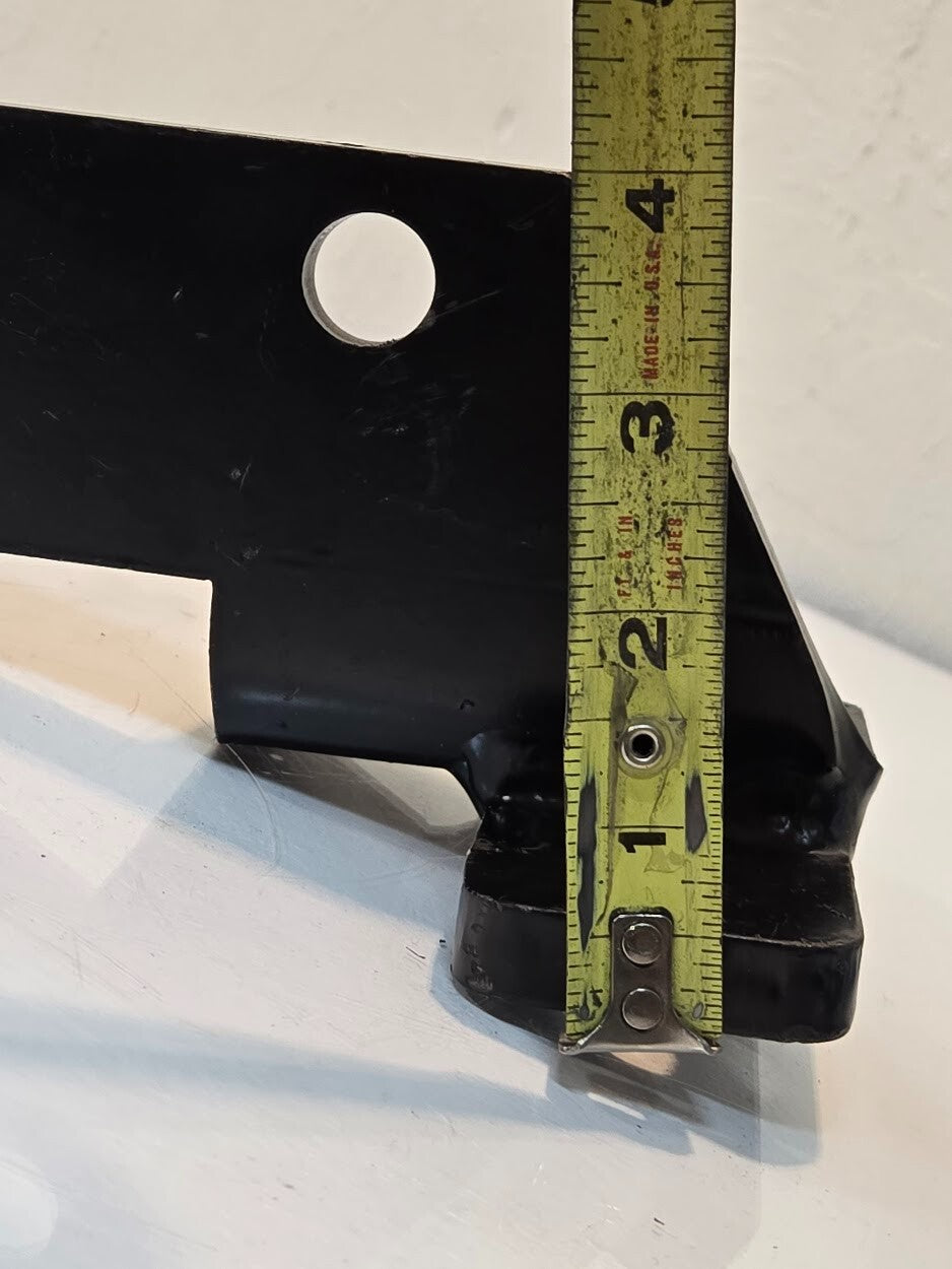 Roadmaster B721 Axle Bracket RH for Sprinter Van | 7" x 5-1/2" x4"