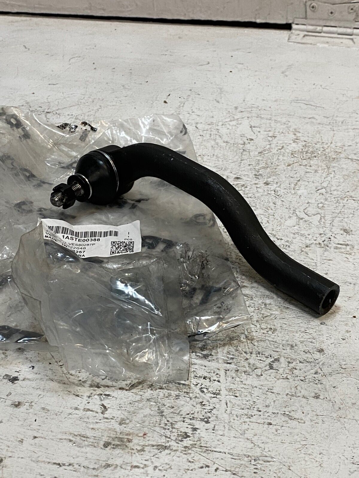 TRQ 1ASTE00388 Front Passenger Side Outer Tie Rod P0822648