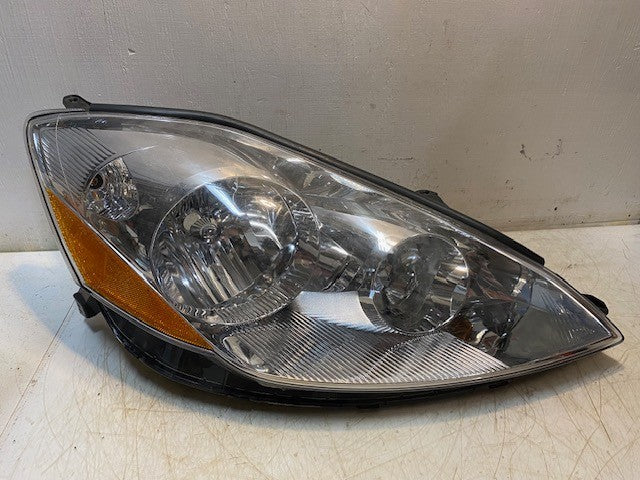 STANLEY LEFT FRONT HEADLIGHT P/N 9216908100 FOR TOYOTA SIENNA 9216962600