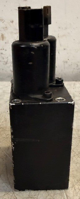 Compact Hydraulic Solenoid Control Valve Block 2F3COR39030 Industrial Unit
