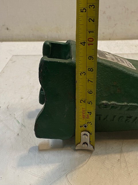 JCB 510/86201 Point V Tooth Point V29TYL | 9-1/2" L 4" W 3-1/2" H