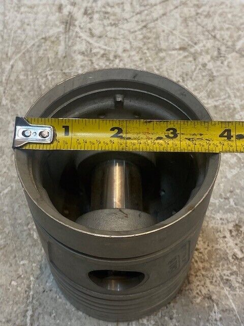 Zollner Heavy Duty Piston & Pin 1511-B | CAM-F4 | 260134-AS 5" Tall 3-3/4" Wide