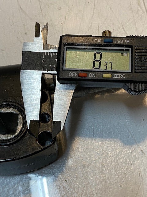 Vertical Curtain Gear Wormgear Bracket w/ Square Center 14mm