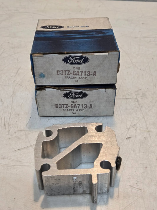 2 Quantity of Ford D3TZ-6A713-A Oil Filter Adapter Spacer D3TE-6A713-AA (2 Qty)
