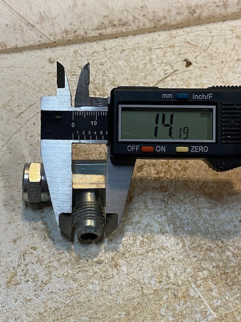23 Quantity of 90 Degree Hydraulic Pneumatic Elbow Adapter Fittings (23 Qty)