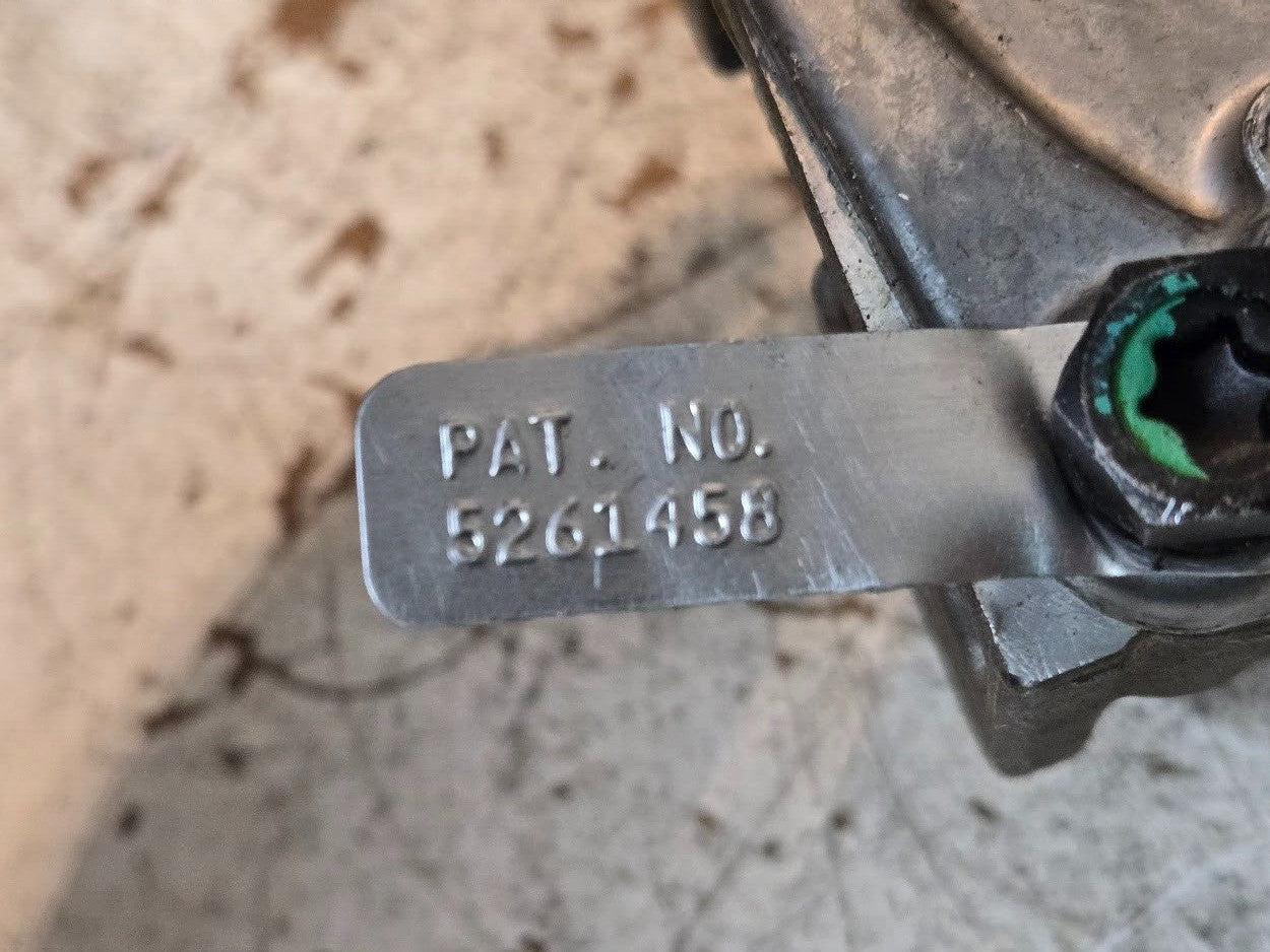 Bendix 109002 R-12P Pilot Relay Valve with 296010 Bracket | 909828