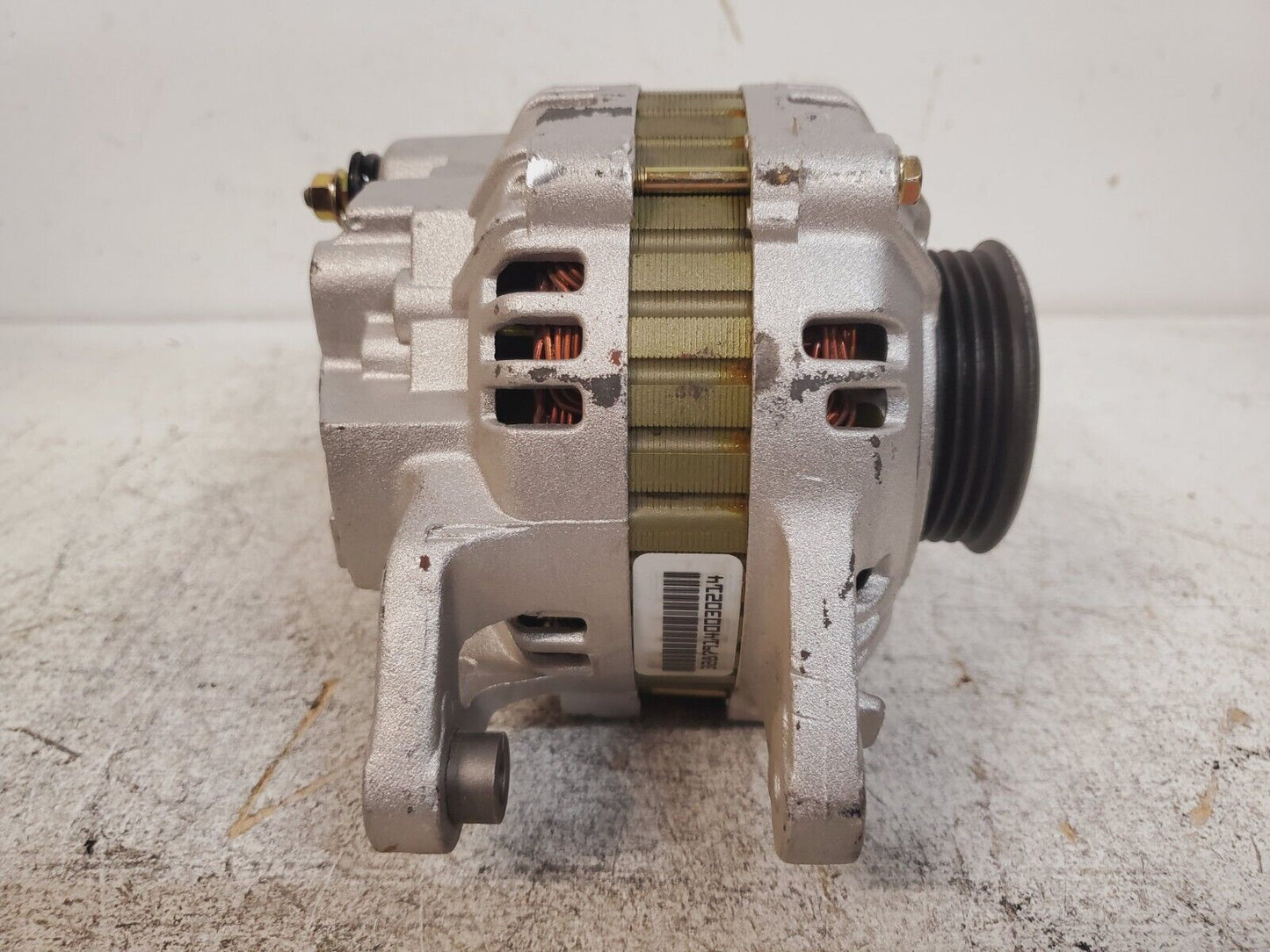 World Class Remanufactured Alternator 14879 32 | J305 | #2