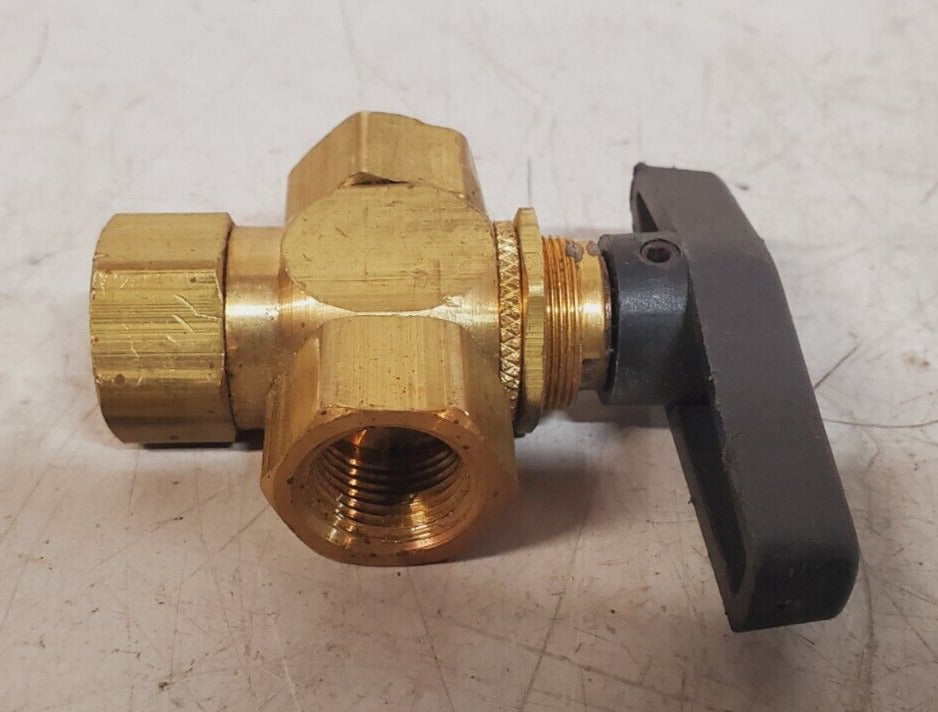 1/2" Female NPT Panel Mount Diverting Brass Valve