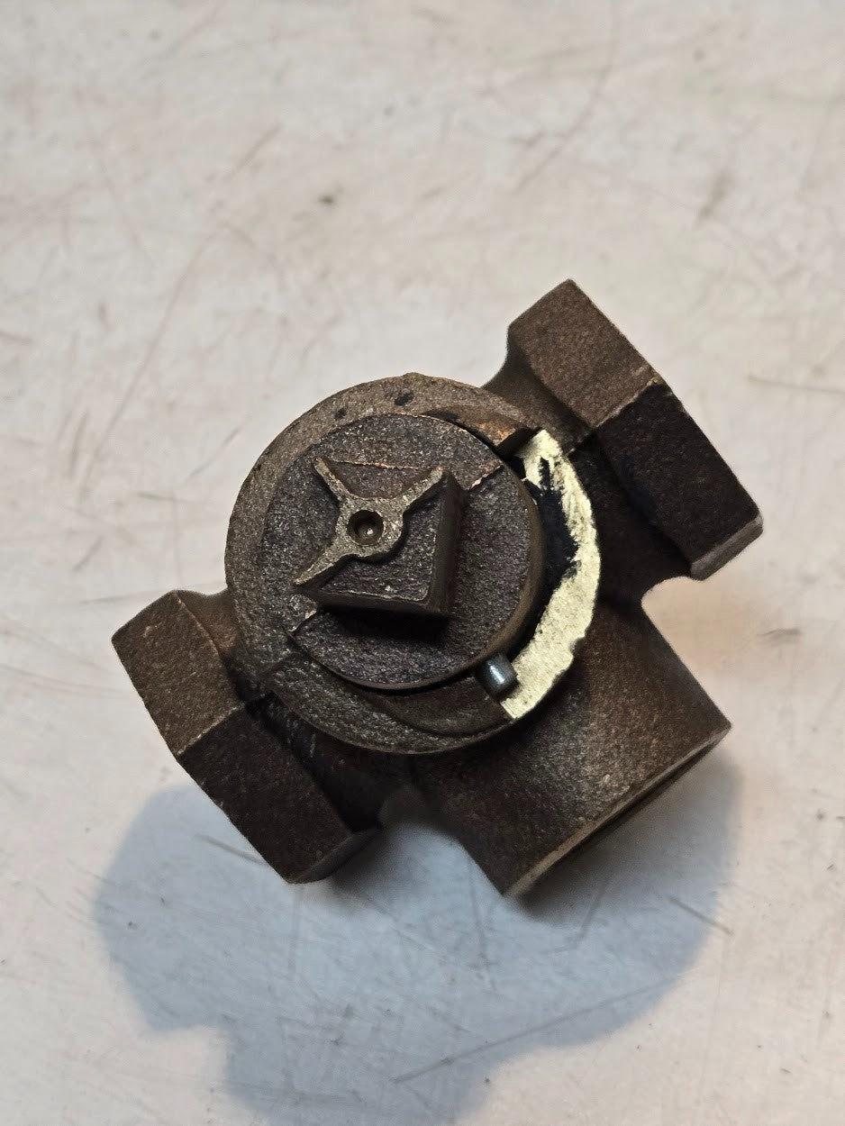 McDonald 150 3-Way Brass Valve 1 in FNPT Ports | Quarter Turn | 1-3/4 in Hex