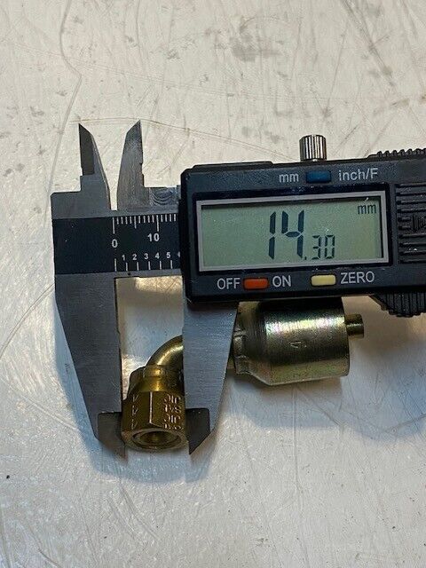 7 Quantity of Parker 1394344 Hydraulic Coupling Adapter Fittings (7 Quantity)