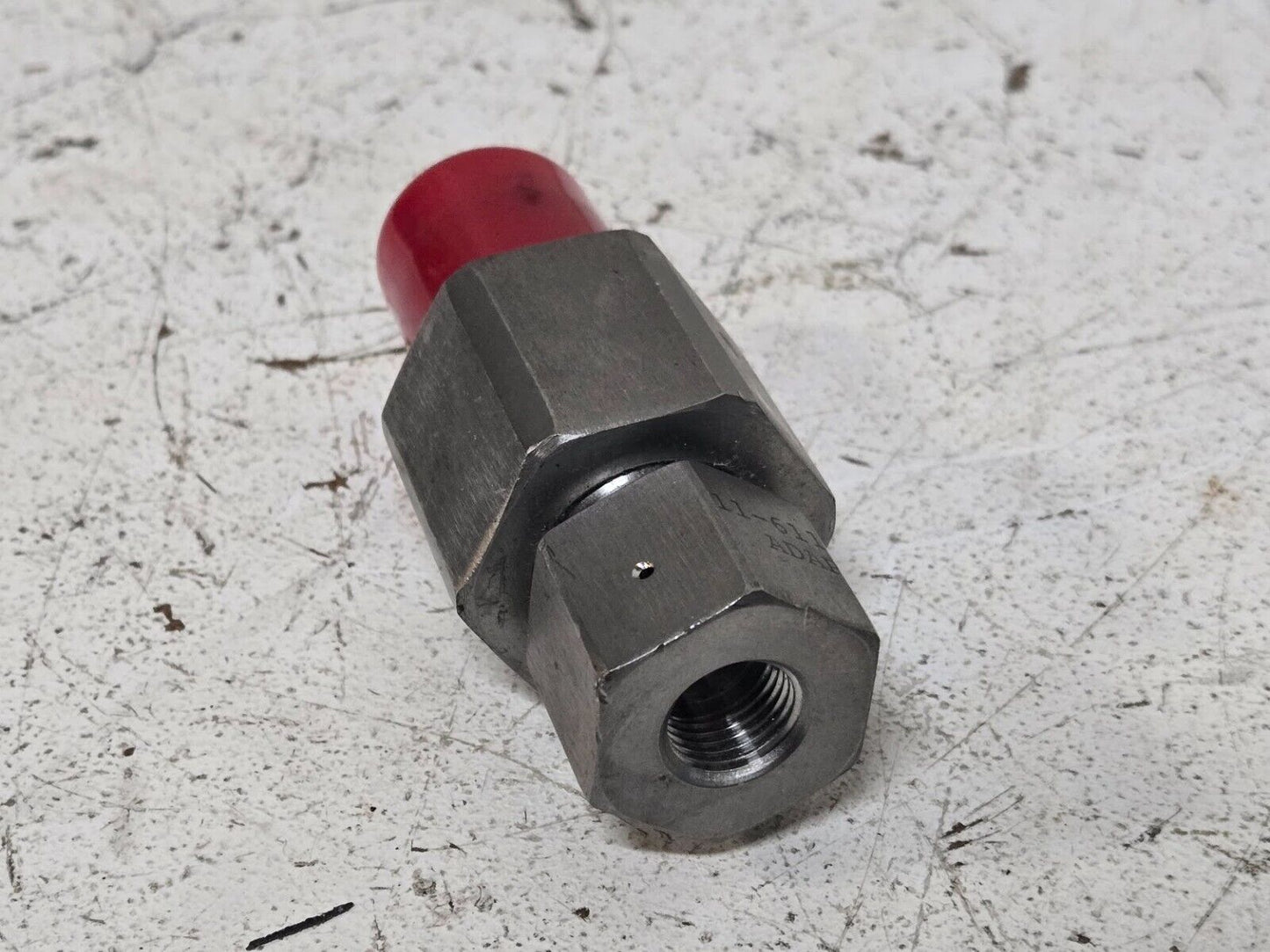 Hydraulic Outlet Check Valve and Adapter 11-6118S000 | 11-6117S000