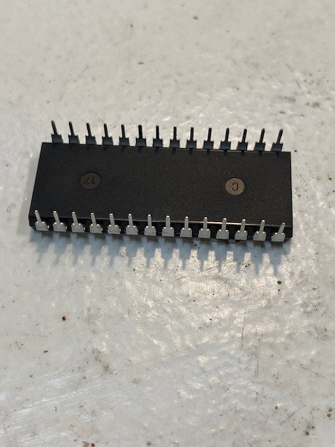 2 Qty of Integrated Circuit Eprom Chips V2SWY_T | NGC-1099-2 | 3B2494 (2 Qty)