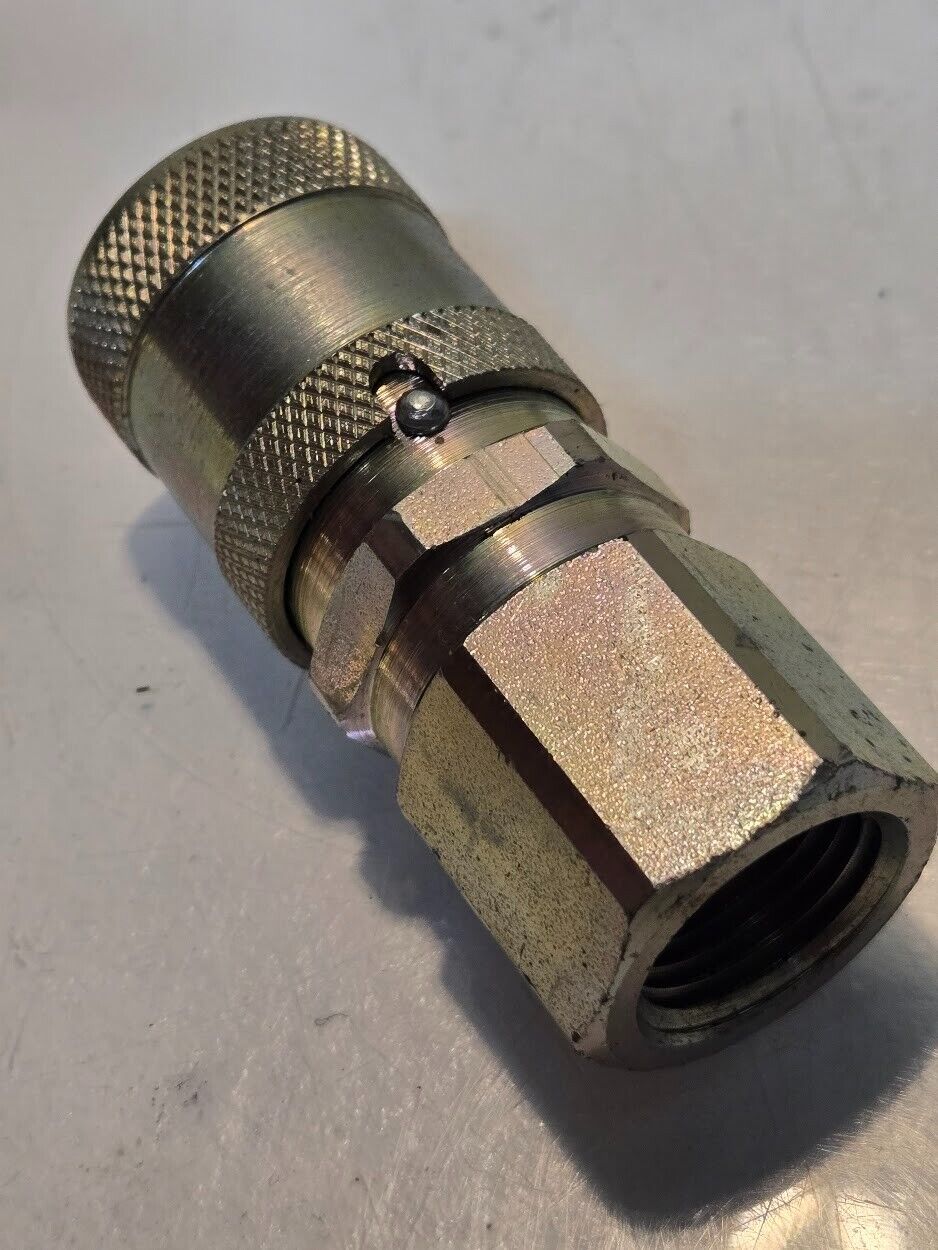 Aeroquip FD49 Series 3/8" Flat Face Female Coupler 1/2" NPT Hose Connector