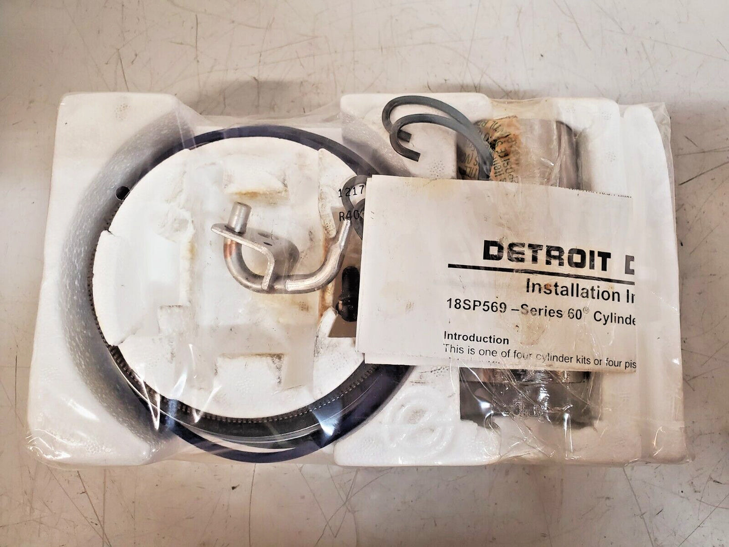 Detroit Diesel Cylinder Kit R23532555 | 23532555 | 23531501 / 23530601/24-00