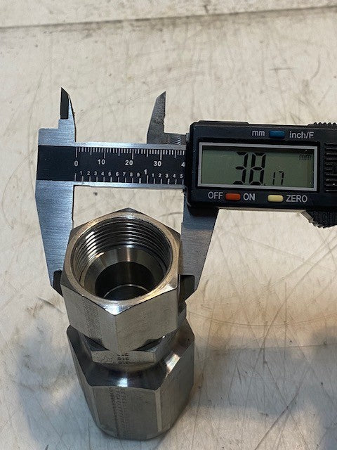 Female Tube Pipe Swivel Fitting SSP 316 | UZM | WLZ | 4" Tall 31mm ID 44mm OD