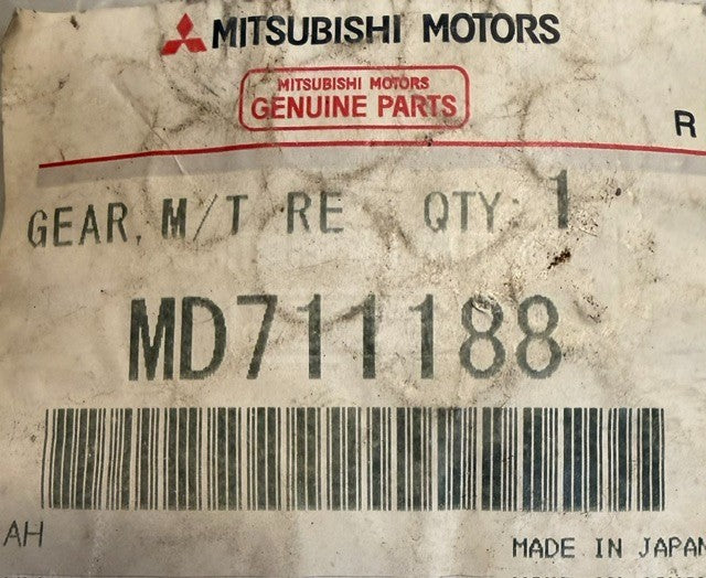 Mitsubishi Motors Manual Transmission Reverse Idler Gear MD711188 Gearbox Part