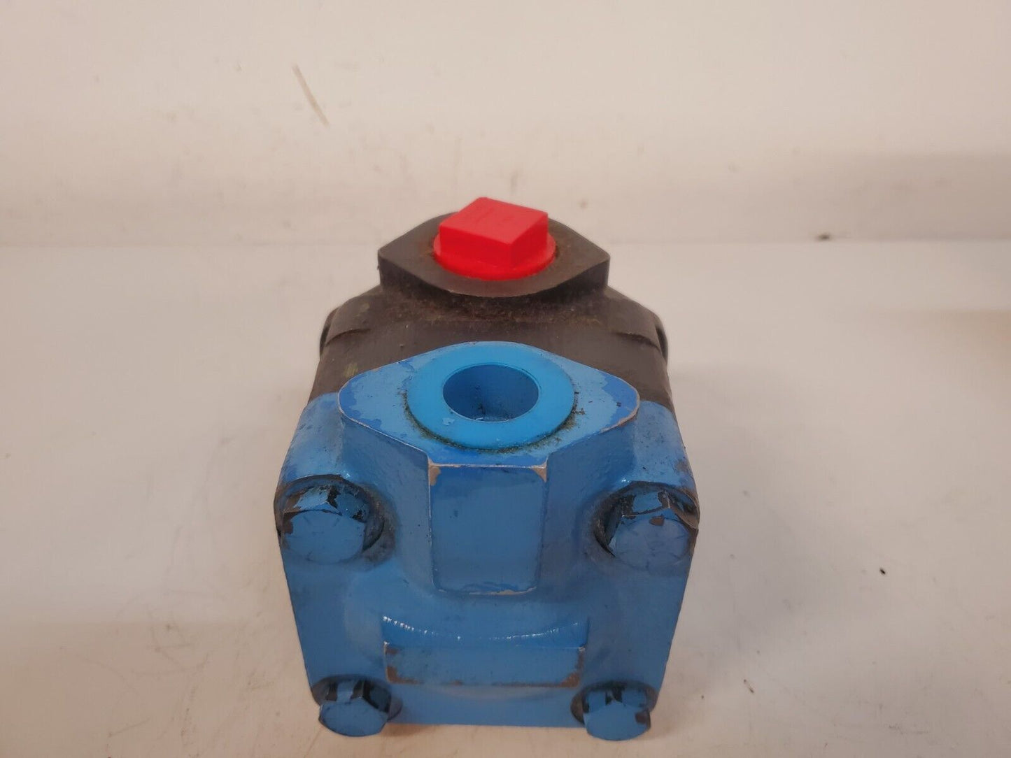 Benchmark Hydraulic Pump V201P13P1A11 | LH | 372606 | 300130