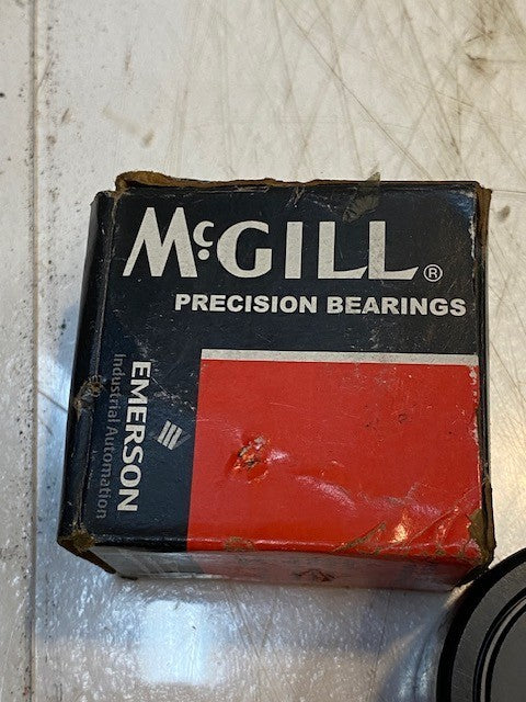 McGill Cam Flat Yoke Follower Roller Bearing Lubri-Disc CCYR 2 S | 16x51x33mm