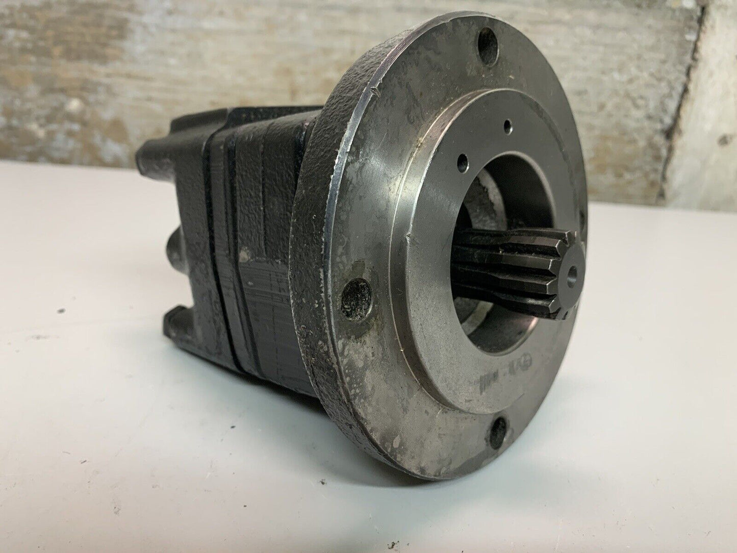 Danfoss 151F0539 OMSS 200 Hydraulic Motor 11087655 | N11945568 - DAMAGED