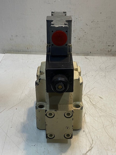 Denison Directional Control Valve A4D03 3A07 1213 20A5G0Q 281R 026 67892 H
