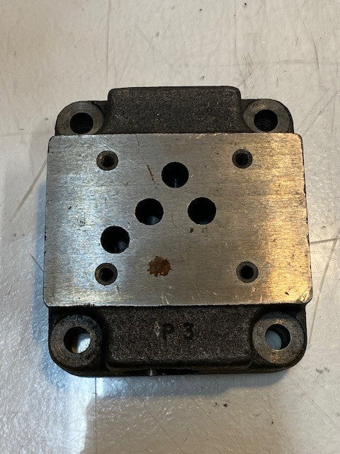 Vickers Hydraulic Valve Block Subplate 4-1/2" x 4" x 1-1/2" 17mm Bore