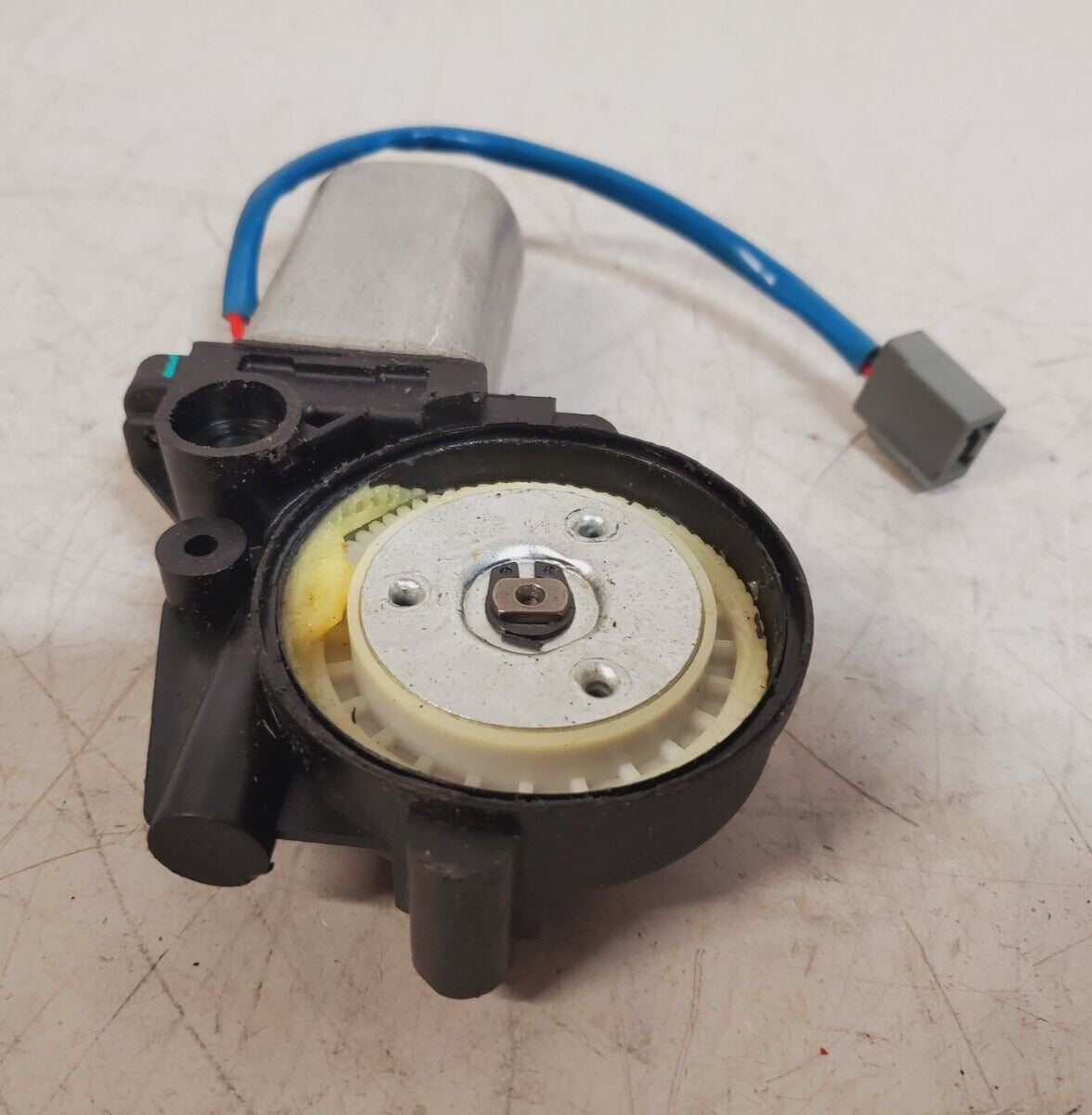 Rear Driver Side Power Window Motor 12V | 742-183 | 20195