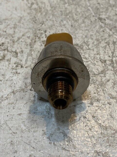 Fuel Oil Pressure Sensor Switch Transducer 22212813 | 3401 | 3PP7-1 | 31366137