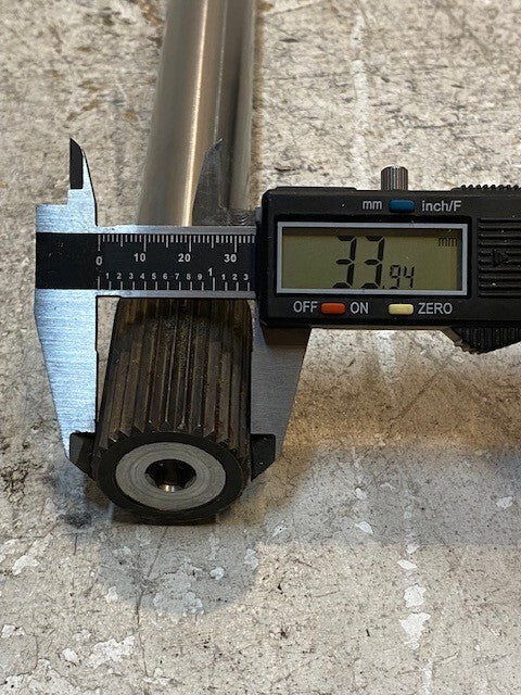 Transmission Input Shaft 28-1/2" Long 30mm OD 34mm 31-Spline End 40mm 24-Spline