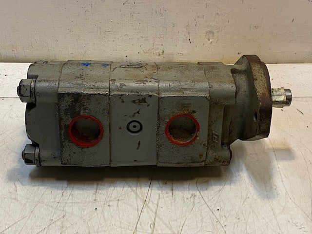 Hydraulic Pump 43004 | 14-1/4" L 6-3/4" W 6" H 14mm Bolt Holes